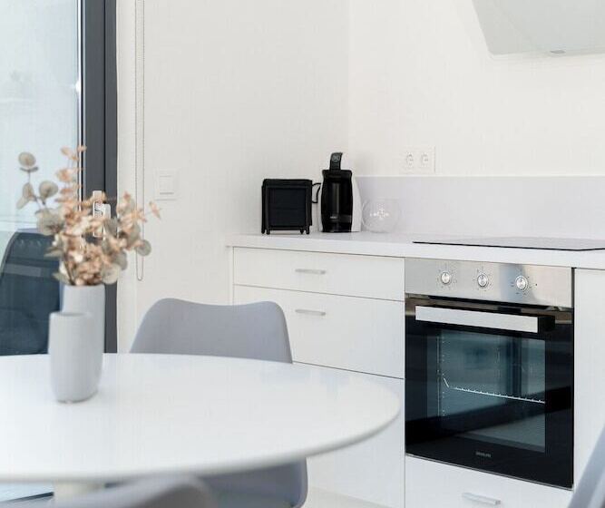 White Cliff Luxury Suites