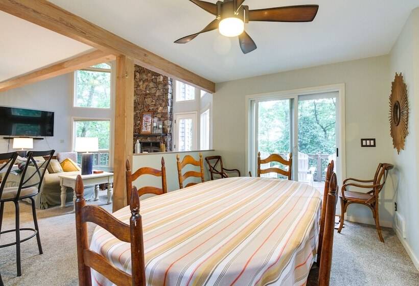 Wintergreen Resort Home W/ Deck, 1 Mi To Skiing!