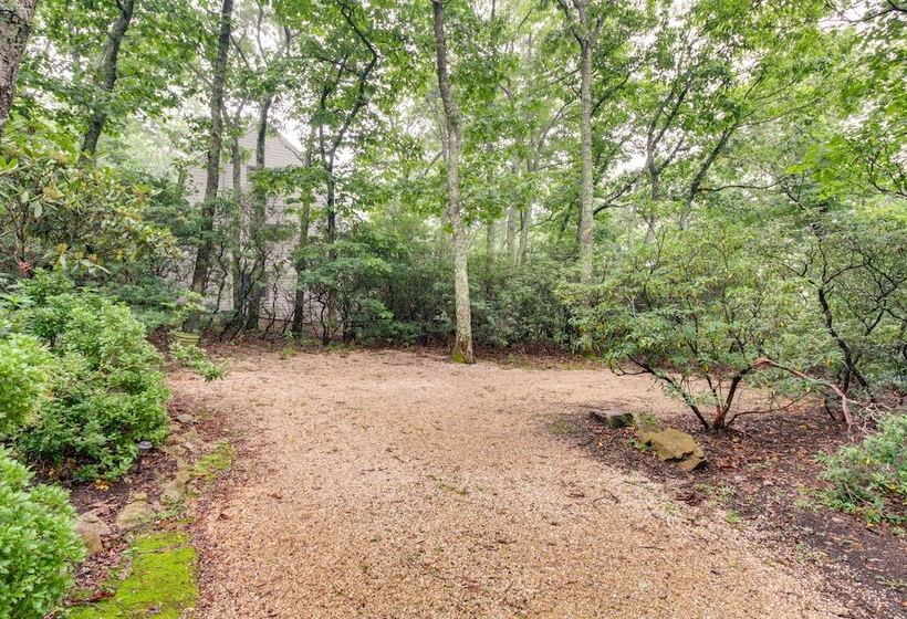 Wintergreen Resort Home W/ Deck, 1 Mi To Skiing!