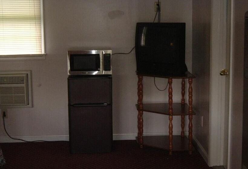 Fels Three Crown Motel