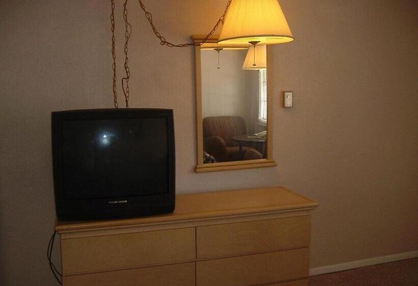 Fels Three Crown Motel