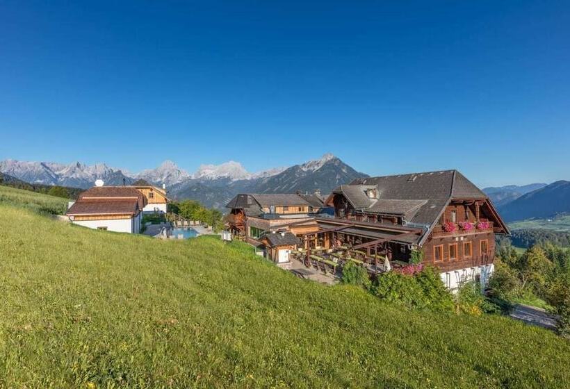 ホテル Almresort Baumschlagerberg