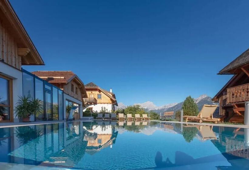 ホテル Almresort Baumschlagerberg