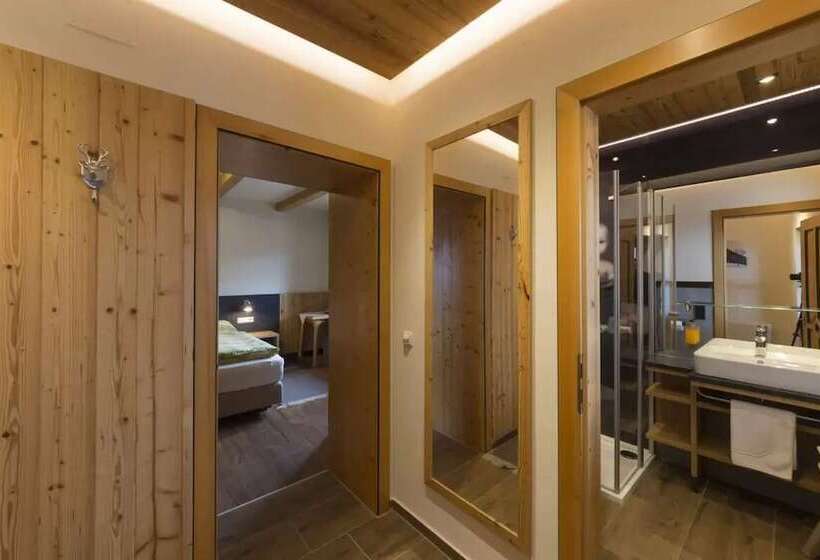 ホテル Almresort Baumschlagerberg