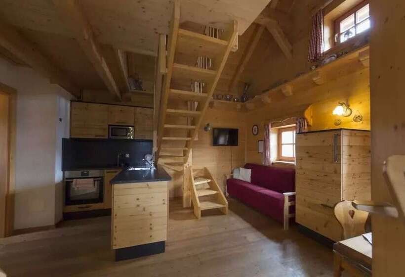 ホテル Almresort Baumschlagerberg