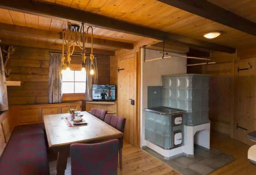 ホテル Almresort Baumschlagerberg