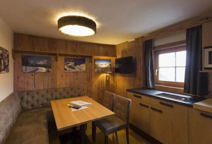 ホテル Almresort Baumschlagerberg