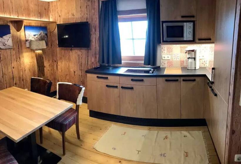 ホテル Almresort Baumschlagerberg