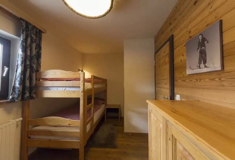 ホテル Almresort Baumschlagerberg