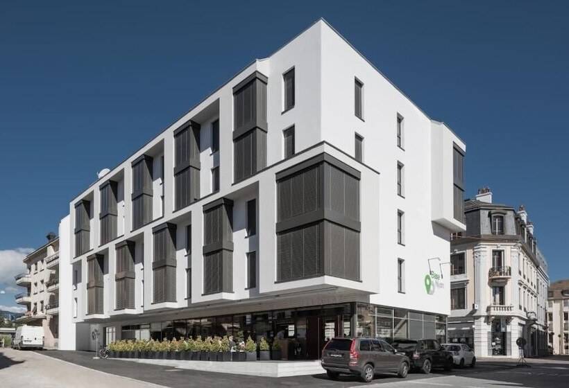 Отель Base Nyon