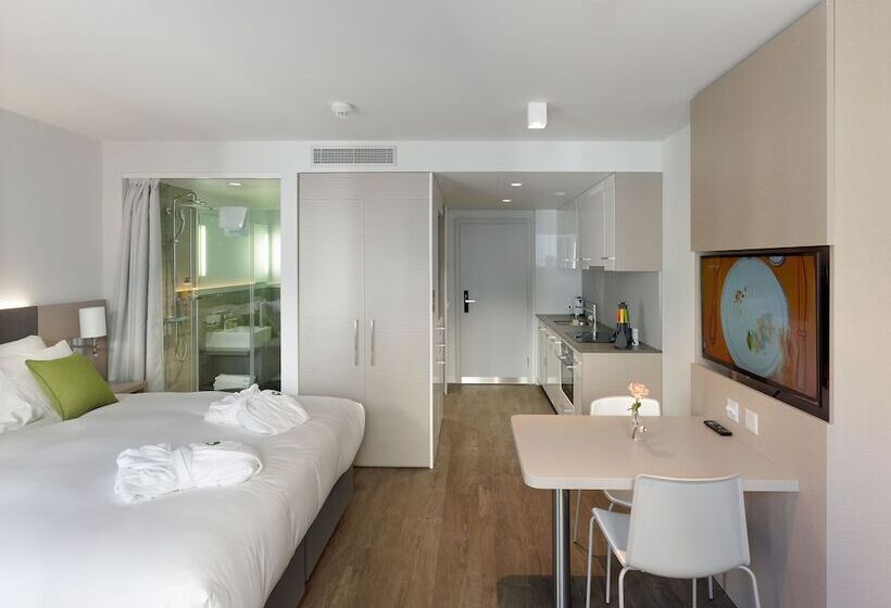 Отель Base Nyon