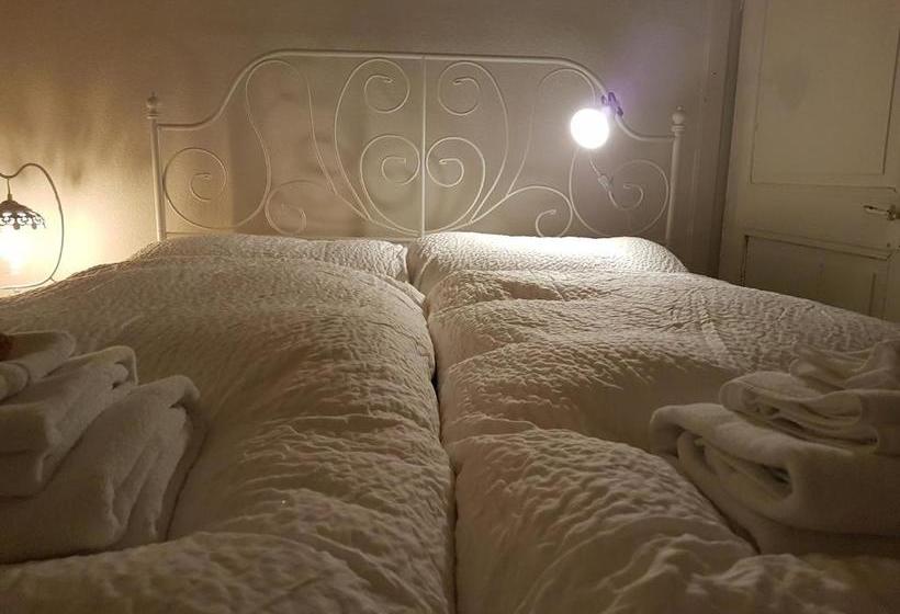 فندق Basel Charme Apartments