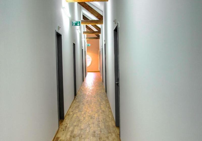 Отель Depot 195 Hostel Winterthur