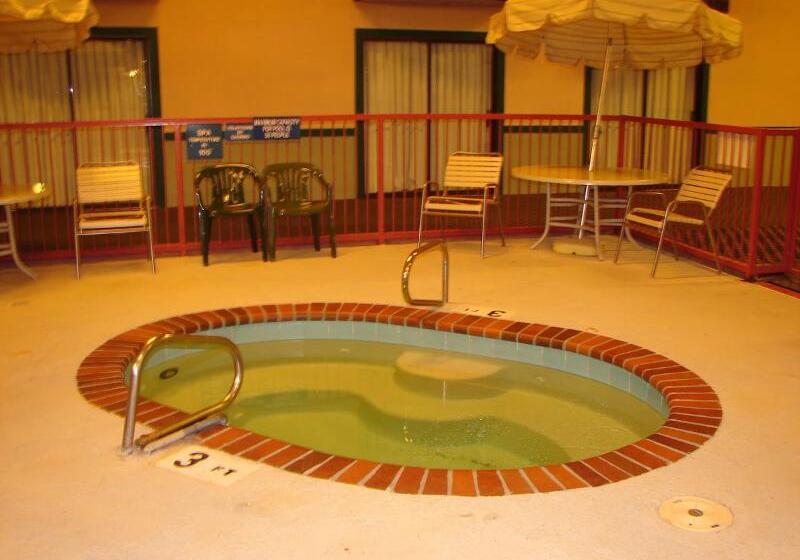 فندق Regency Inn & Suites