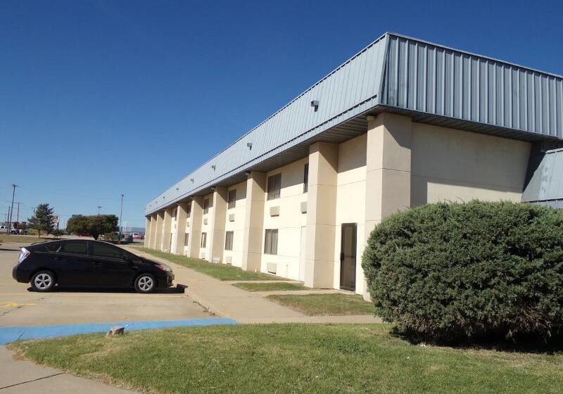 فندق Regency Inn & Suites