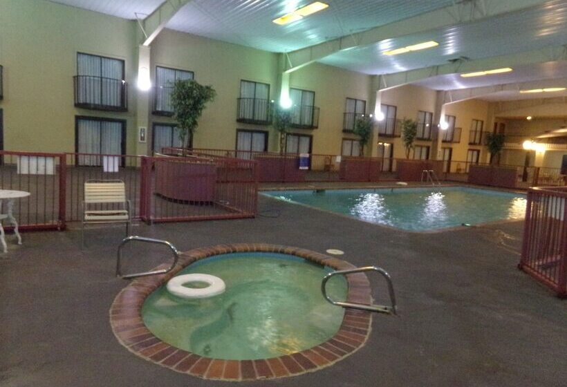 فندق Regency Inn & Suites