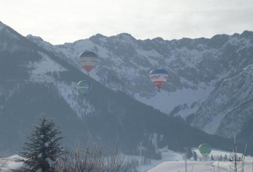 בית מלון כפרי Ferienwohnungen Haus Zangerl