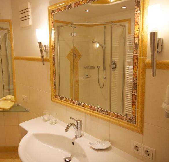 בית מלון כפרי Ferienwohnungen Haus Zangerl