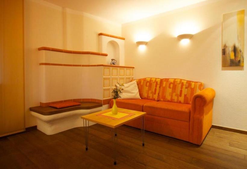 בית מלון כפרי Ferienwohnungen Haus Zangerl