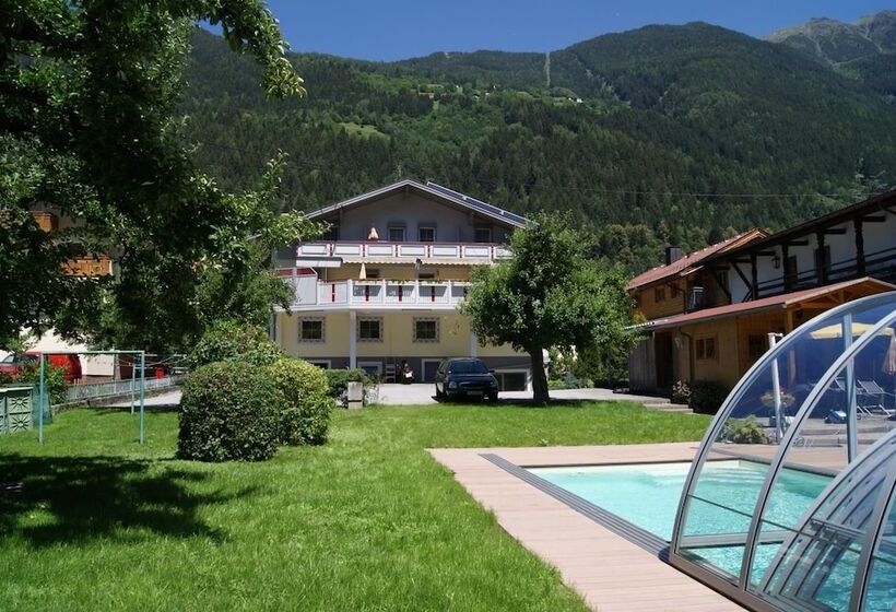 فندق Haus Monika