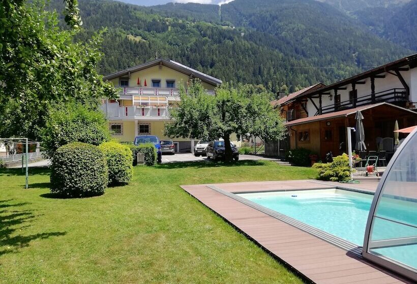 فندق Haus Monika