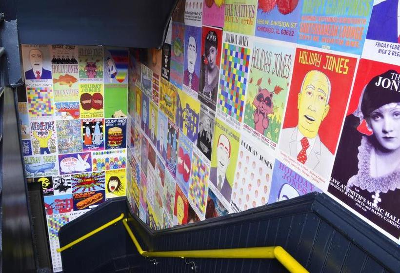 호텔 Holiday Jones