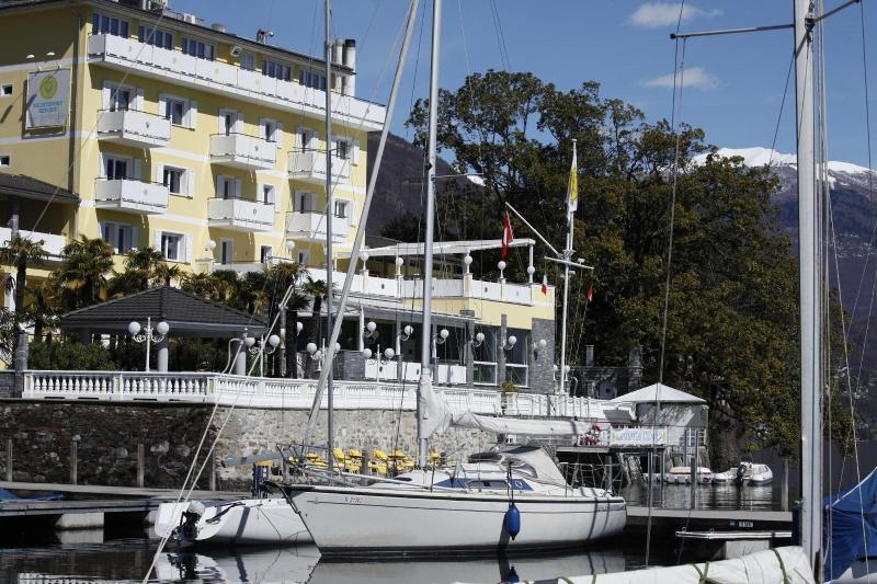 هتل Yachtsport Resort Lago Maggiore