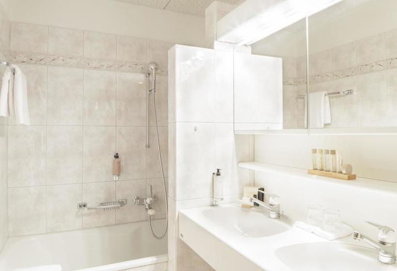 Hotel Jagdschloss – Swisschalet Merlischachen