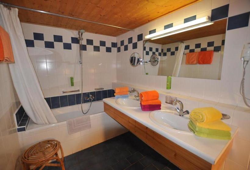 Отель Knaller Möd