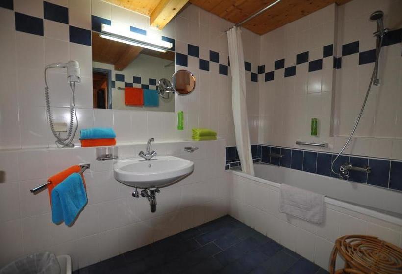 Отель Knaller Möd