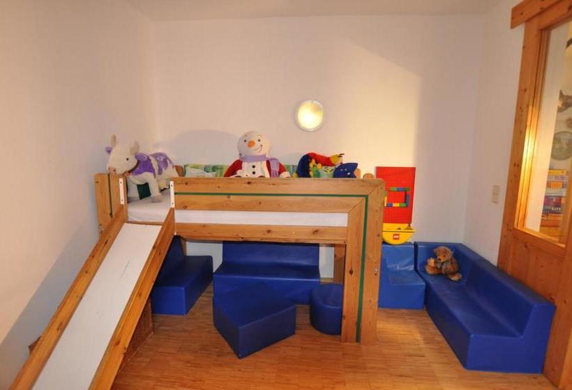 Отель Knaller Möd