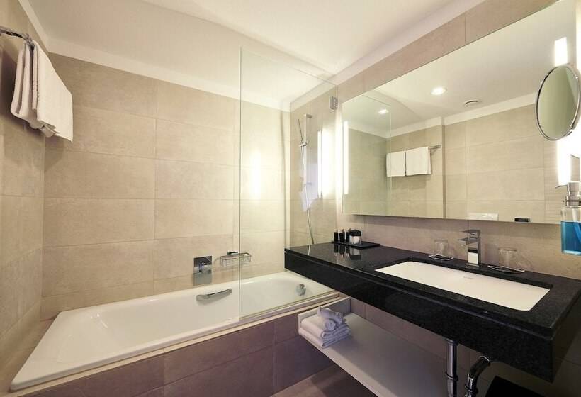 호텔 La Meridiana, Lake & Spa