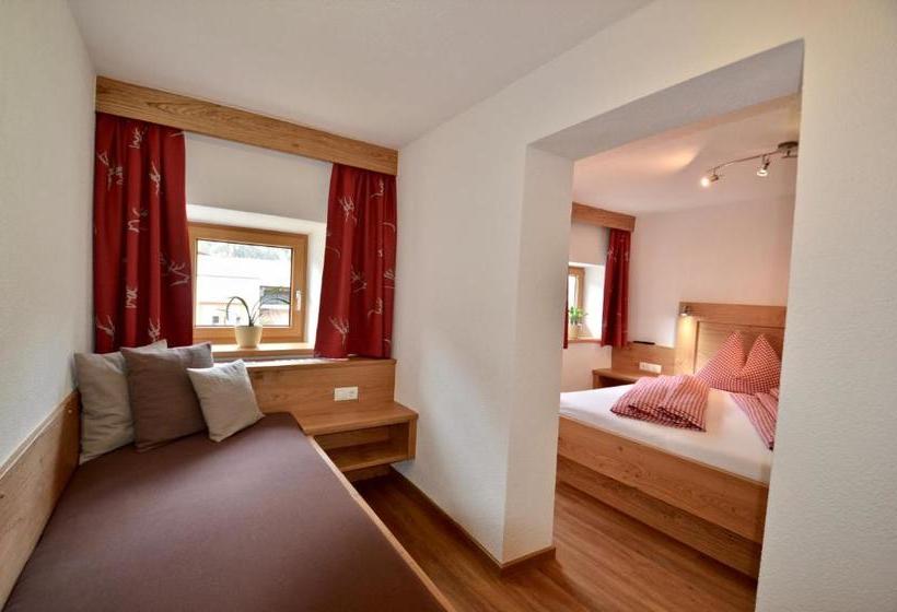 בית מלון כפרי Landhaus Waldhart