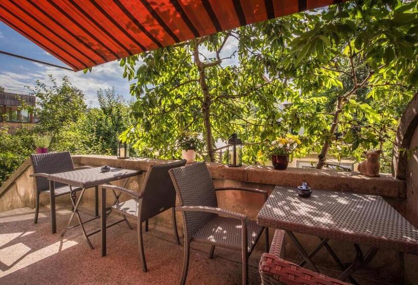 酒店 Max Aviation Villa & Apartments