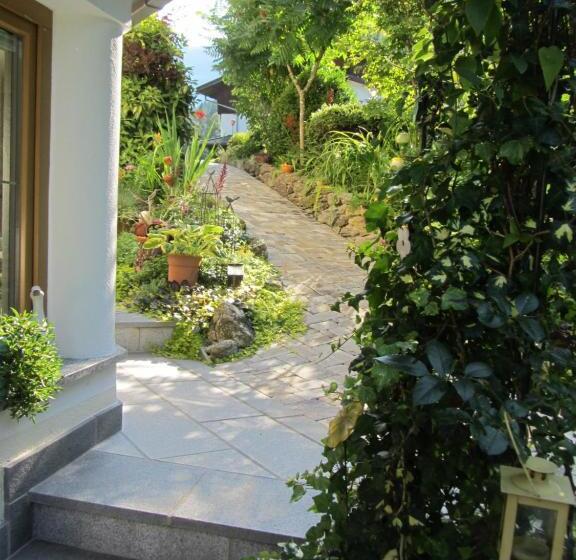 ホテル Neurauthof