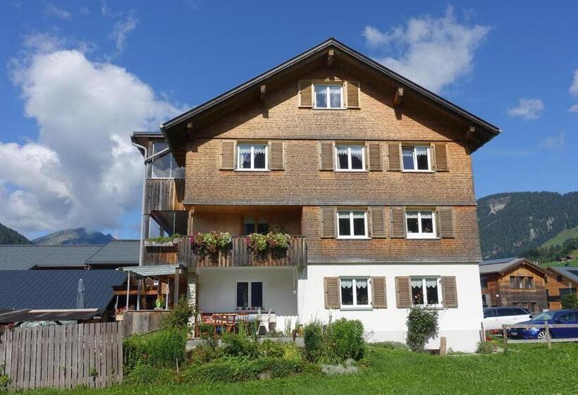 בית מלון כפרי Pension Haus Romy