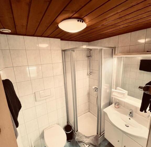 בית מלון כפרי Pension Kreuzeck   Dein Glücksplatz Am Lech