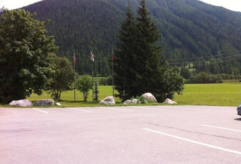 ホテル Pizzeria Selva