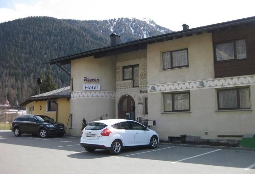 ホテル Pizzeria Selva