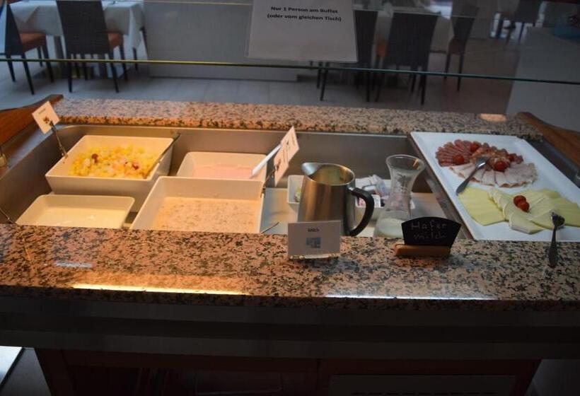 ホテル Restaurant Sokrates