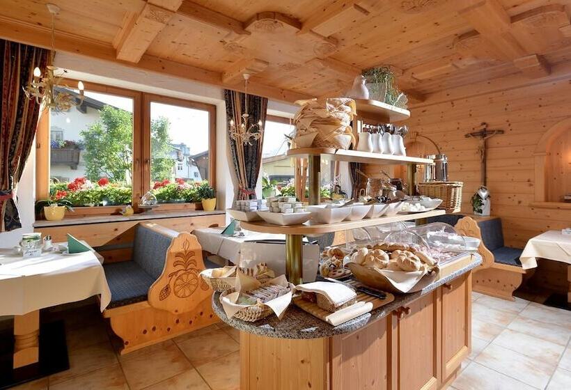 فندق Theresia Garni