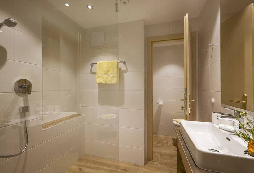 فندق Theresia Garni