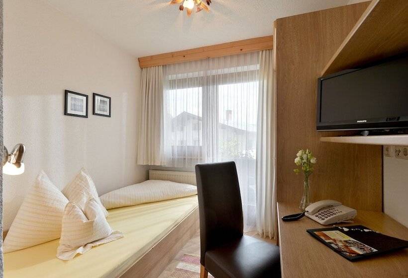 فندق Theresia Garni