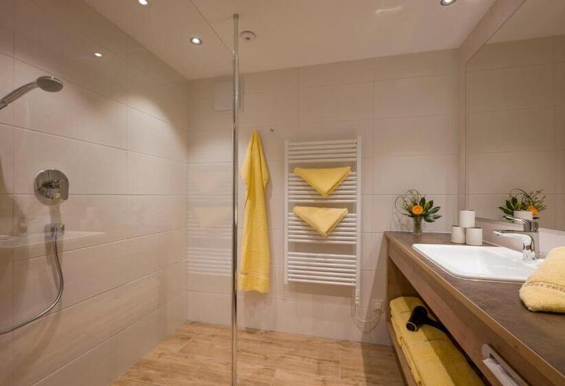 فندق Theresia Garni