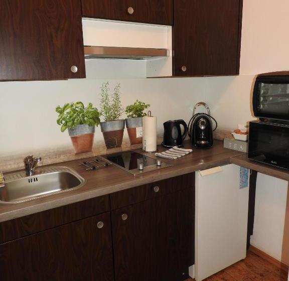 هتل Warmbad Apartments