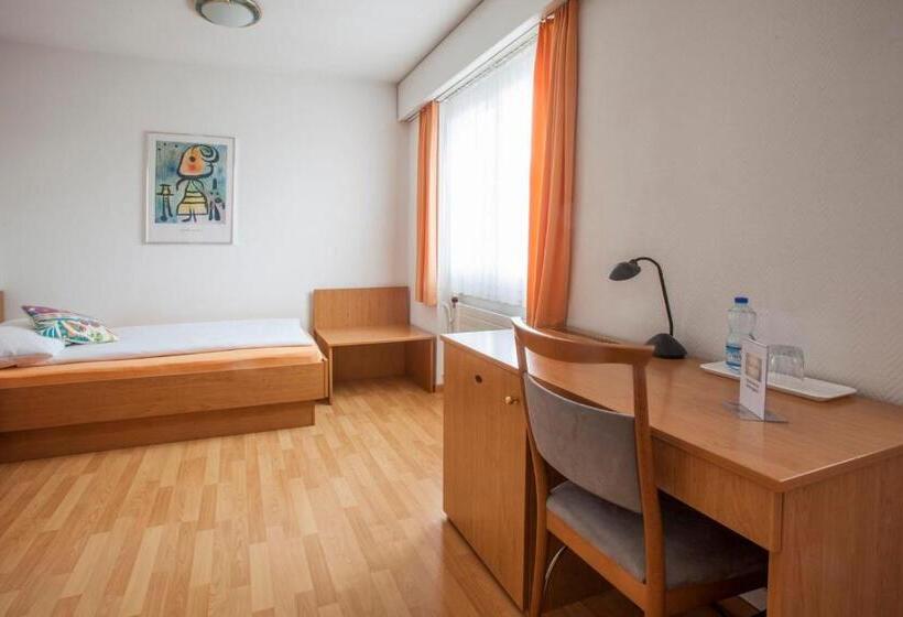 בית מלון כפרי Zur Au