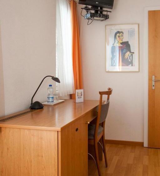 בית מלון כפרי Zur Au