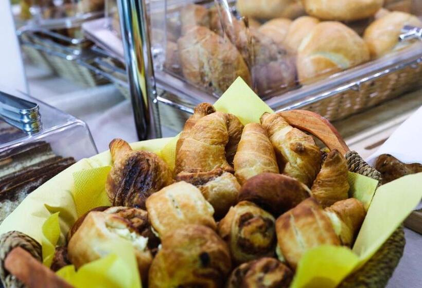 Primus Hotel & Apartments