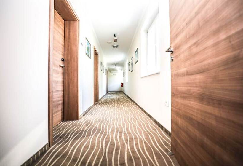 Primus Hotel & Apartments