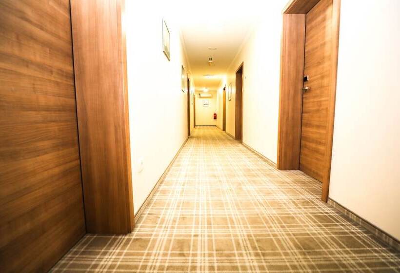 Primus Hotel & Apartments